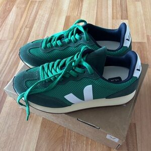 Veja Emerald Sneakers